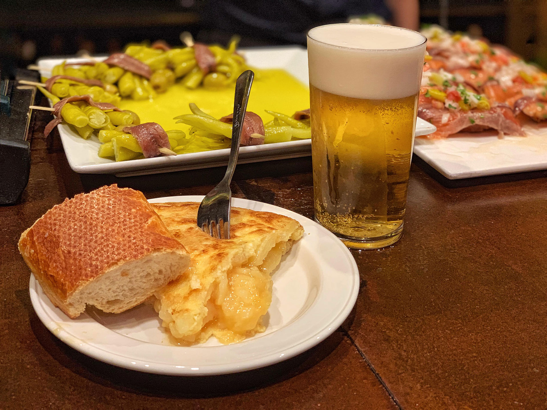 Pintxo of tortilla, a must on every pintxos counter in Basque Country | CÚRATE Trips