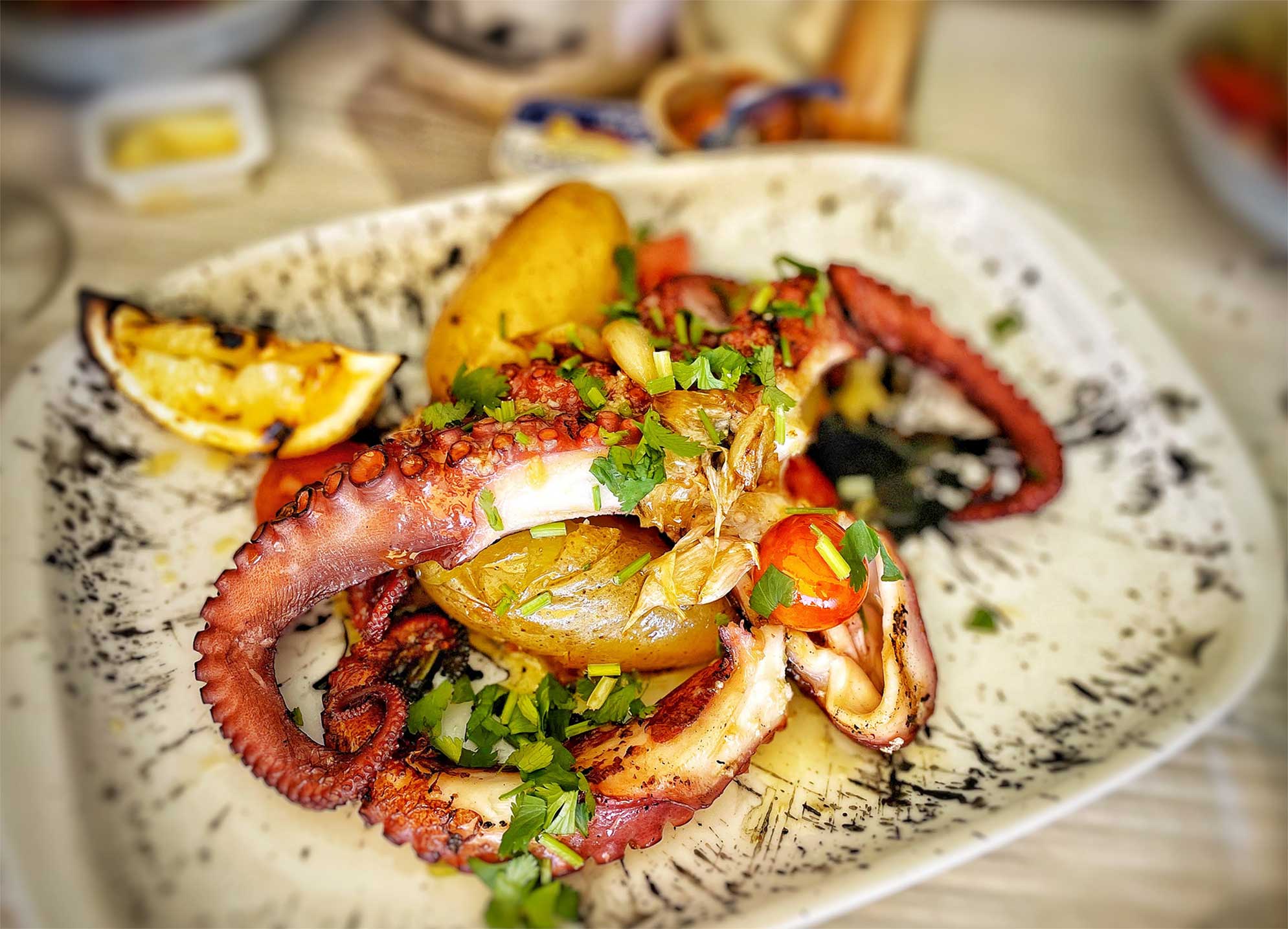 Polvo o lagareiro, a tradicional Portuguese octopus preparation