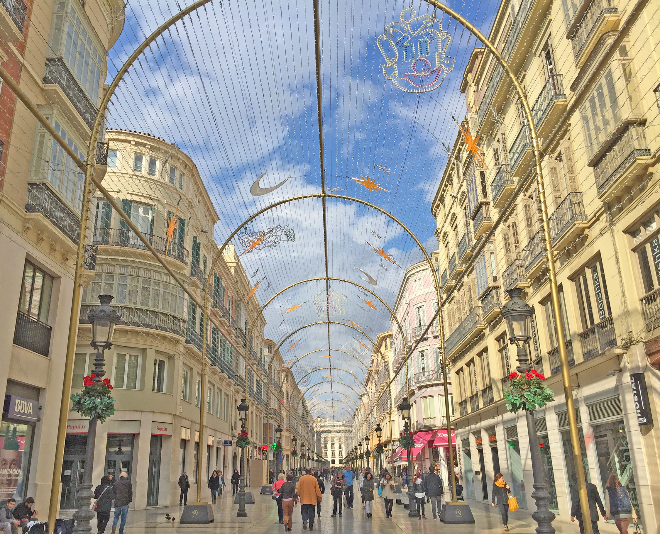 Go shopping in Malaga during your free time at CÚRATE Trips. 