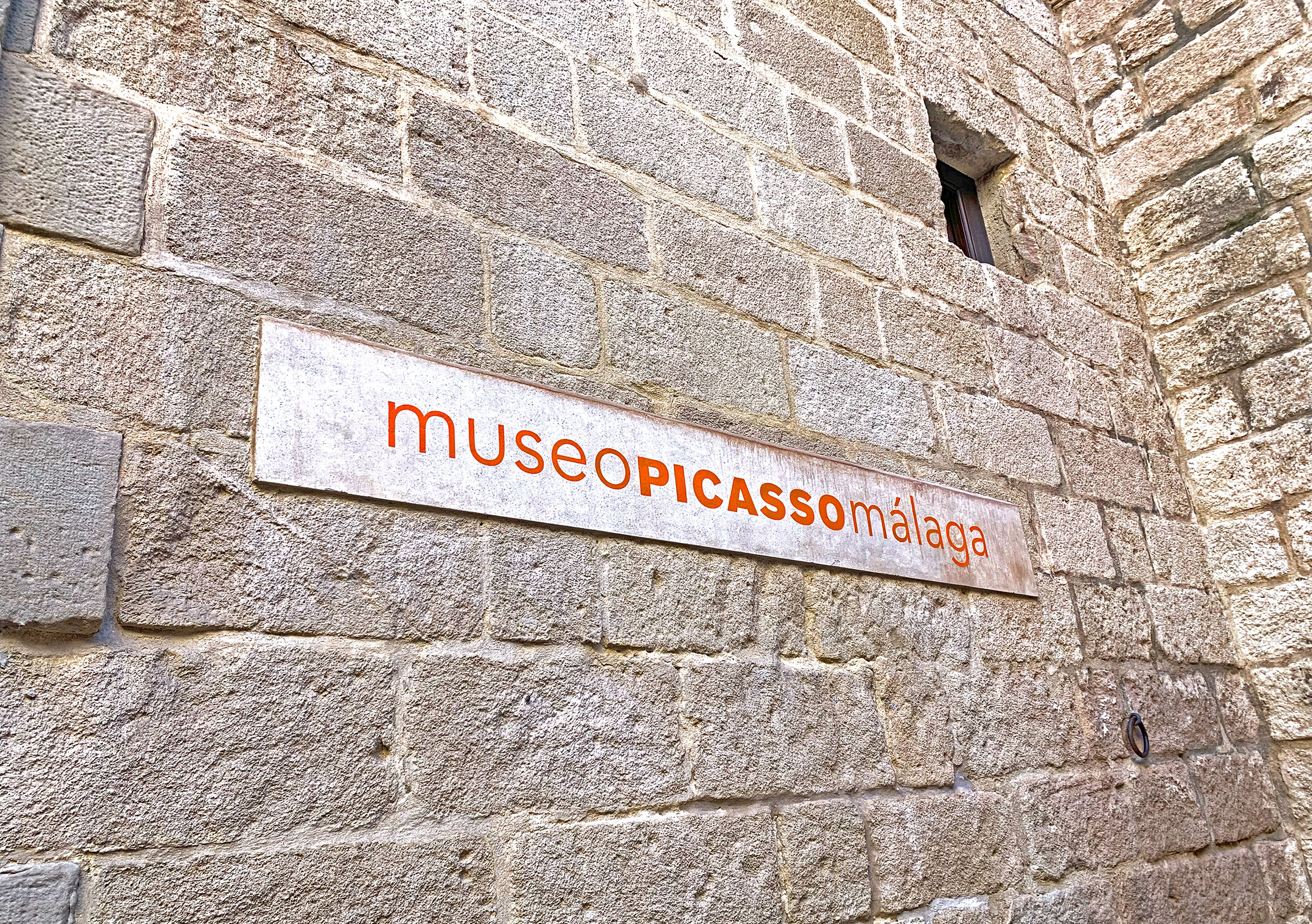 Do not miss a private tour at Picasso Museum Malaga with CÚRATE Trips