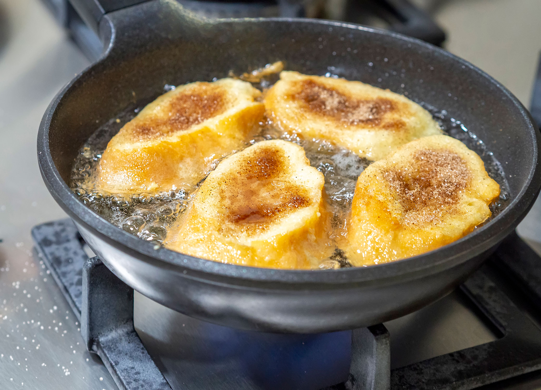 How to eat torrijas, war or cold? As you like, they are a delicious treat!