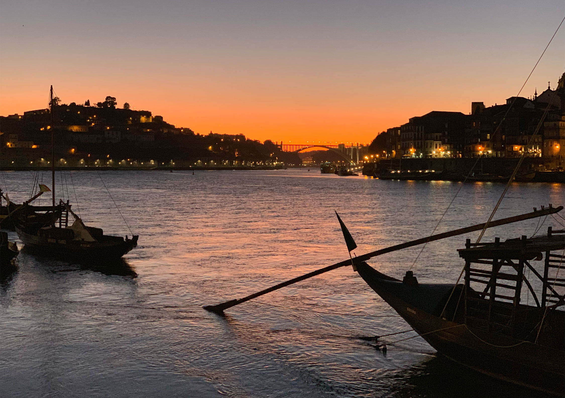 Rabelo boats used to carry wine from Douro Valley to Porto | ®CÚRATE Trips