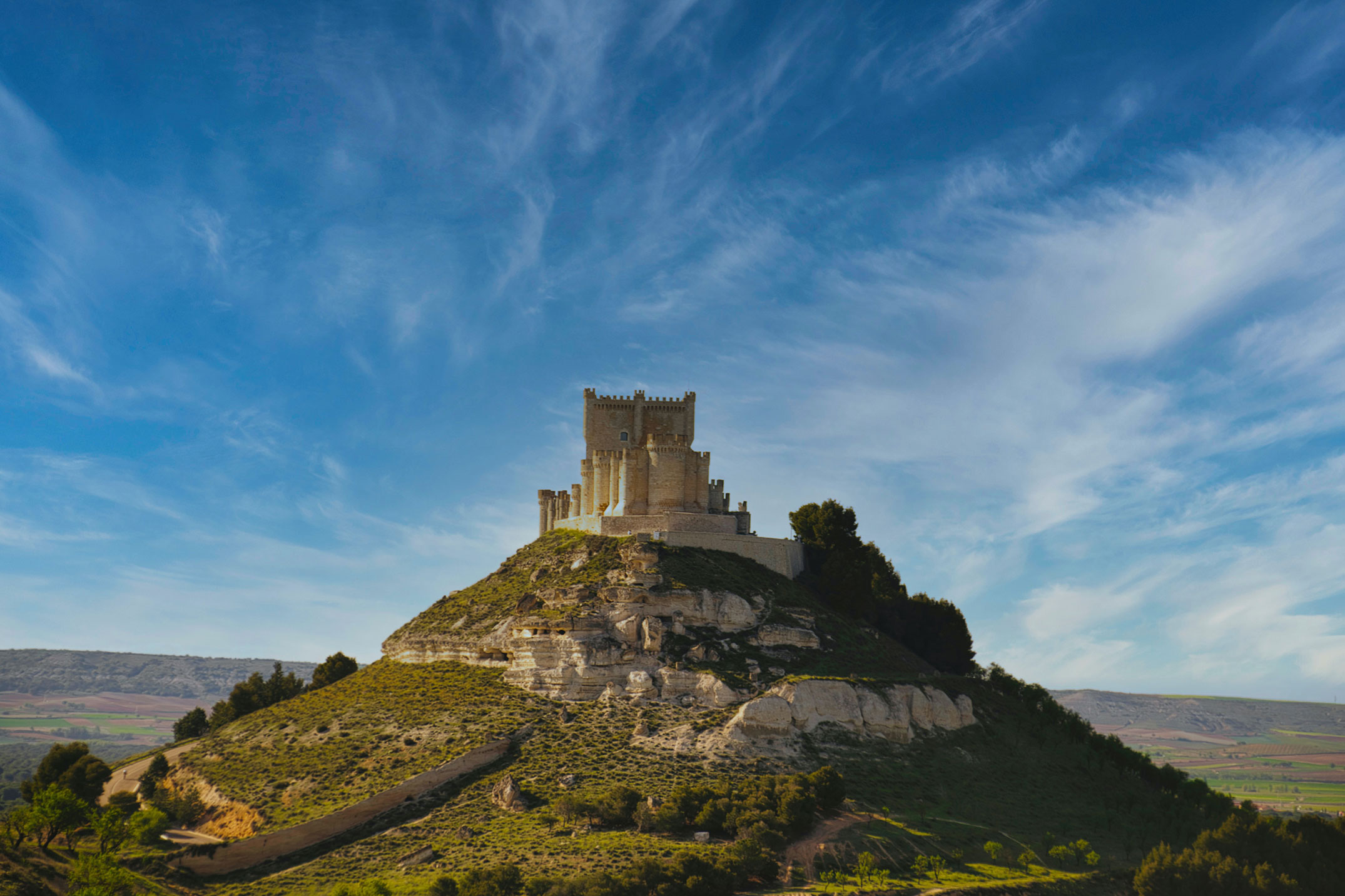 Castle of Peñafiel in Ribera del Duero | a trip by CÚRATE Trips