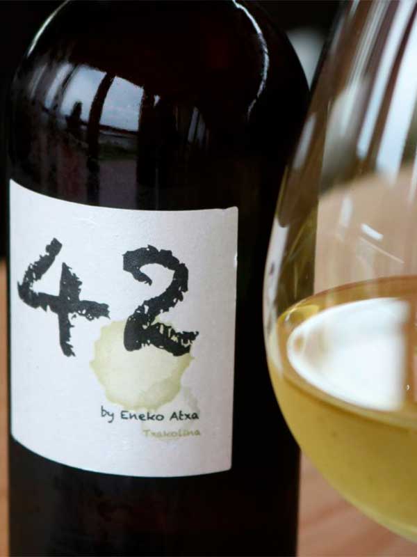 Txakoli 42 by Eneko Atxa, Gorka Izagirre, one of the best world white wines | CÚRATE Trips